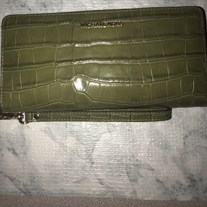 Michael kors dark green zipper wallet